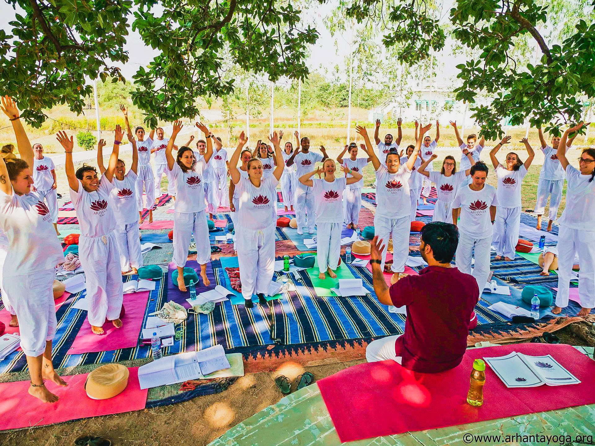 Lär dig yoga i Indien med en 200-timmars lärarutbildning
