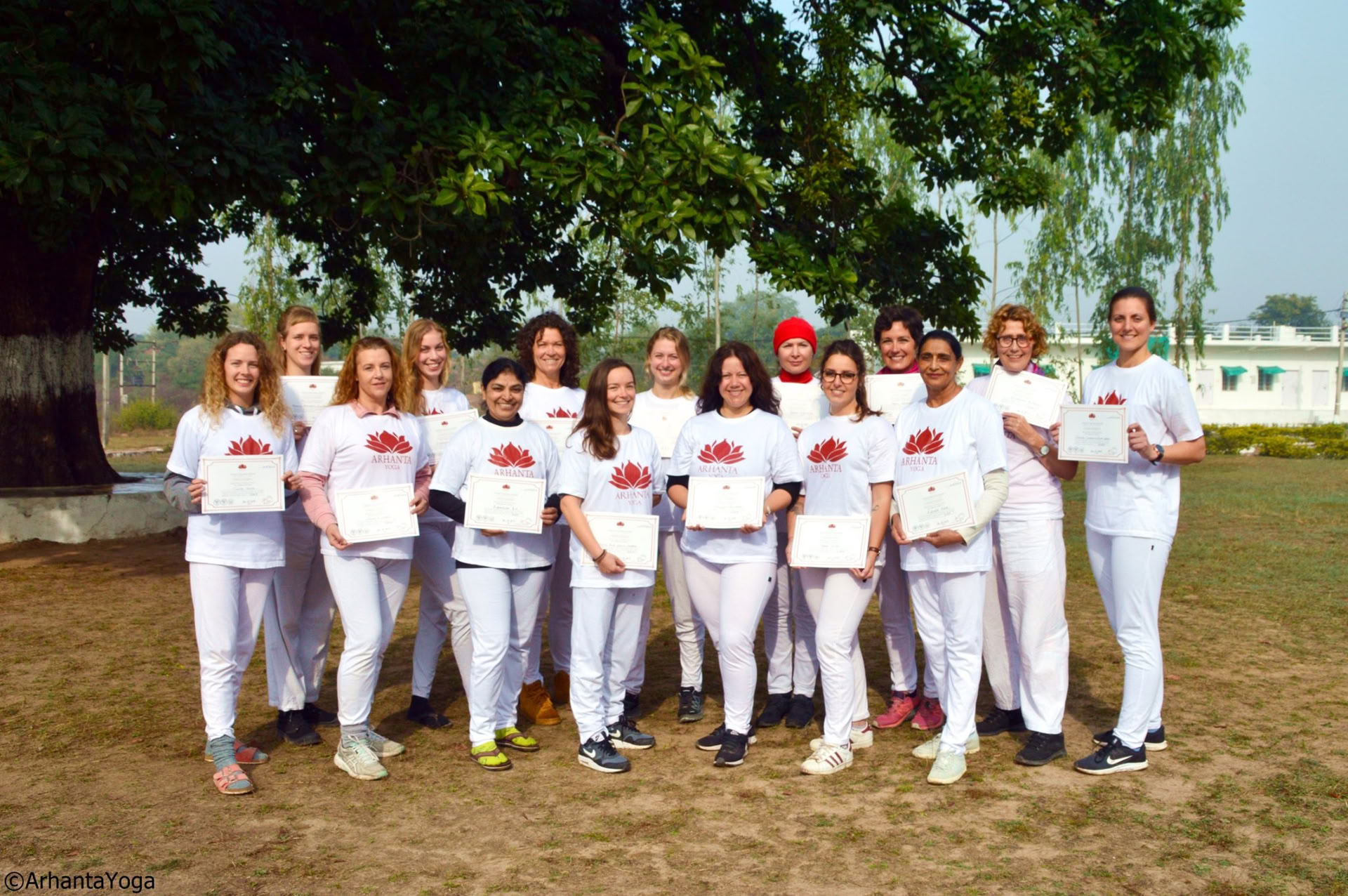 Skapa en stark grund: 200-timmars yogautbildning i Indien 2026