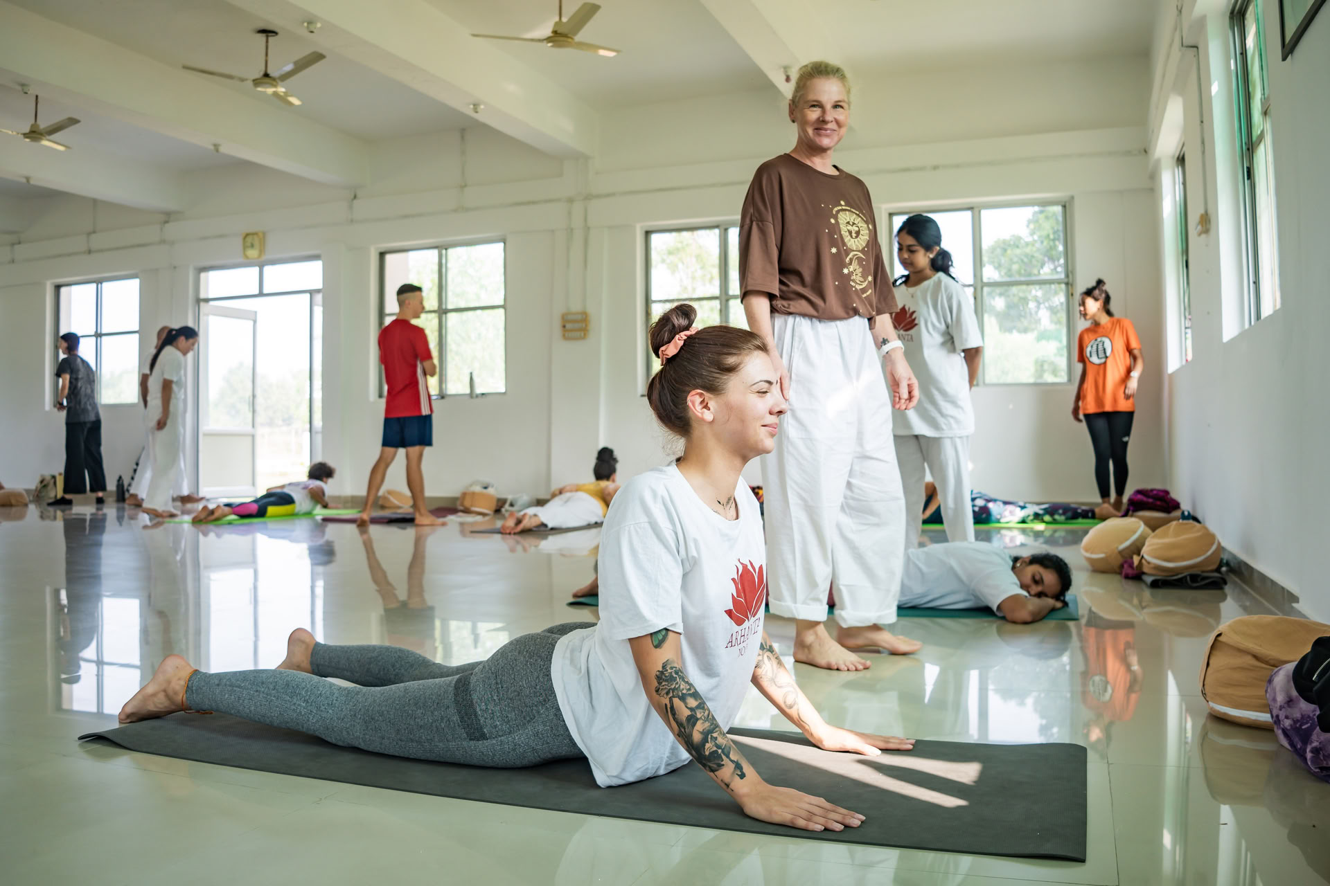Skapa en stark grund: 200-timmars yogautbildning i Indien 2026