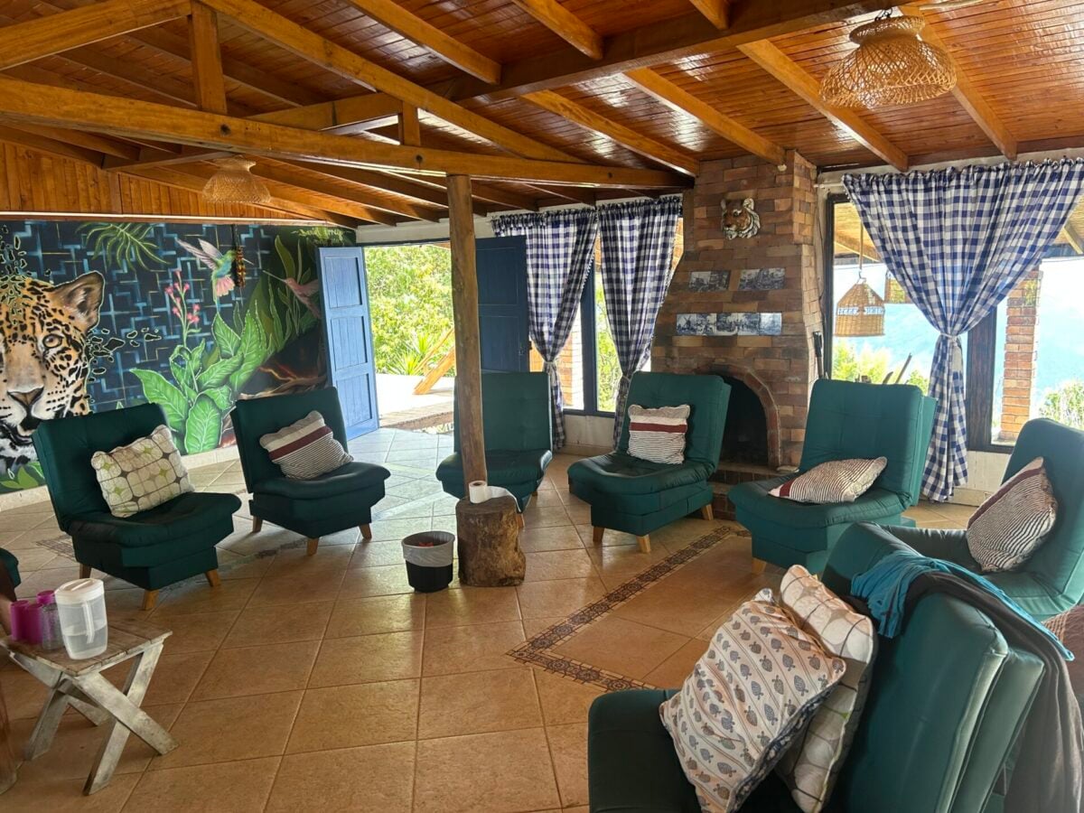 Ayahuasca-retreat med munspel