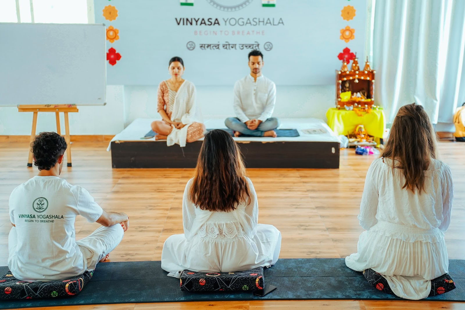 Vinyasa Yogashala - Bästa yogaskolan i Rishikesh, Indien