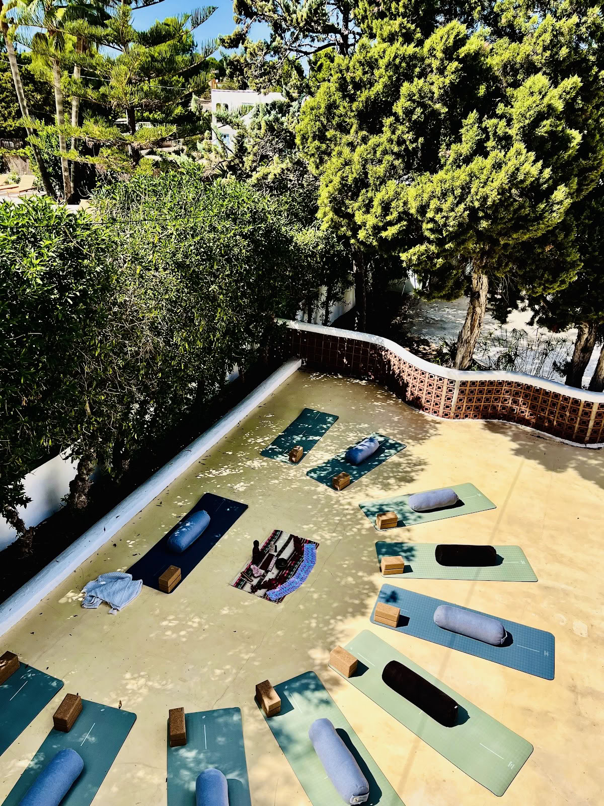 Ibiza- och Marrakech-yogaretreater med lycka