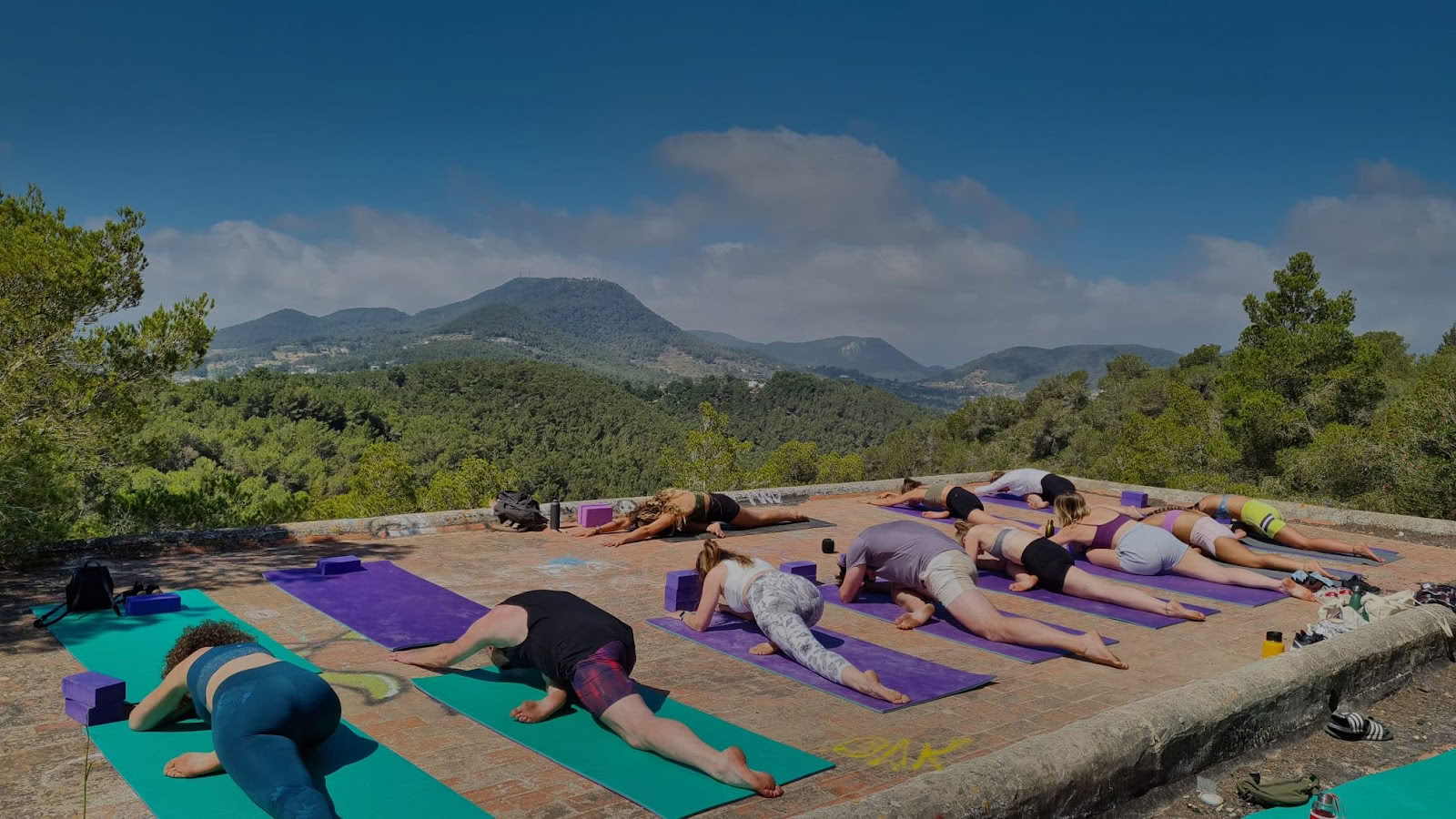 Ibiza- och Marrakech-yogaretreater med lycka