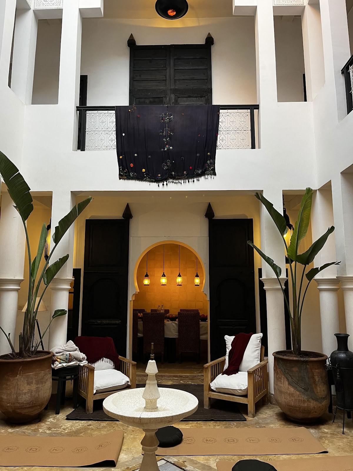 Ibiza- och Marrakech-yogaretreater med lycka
