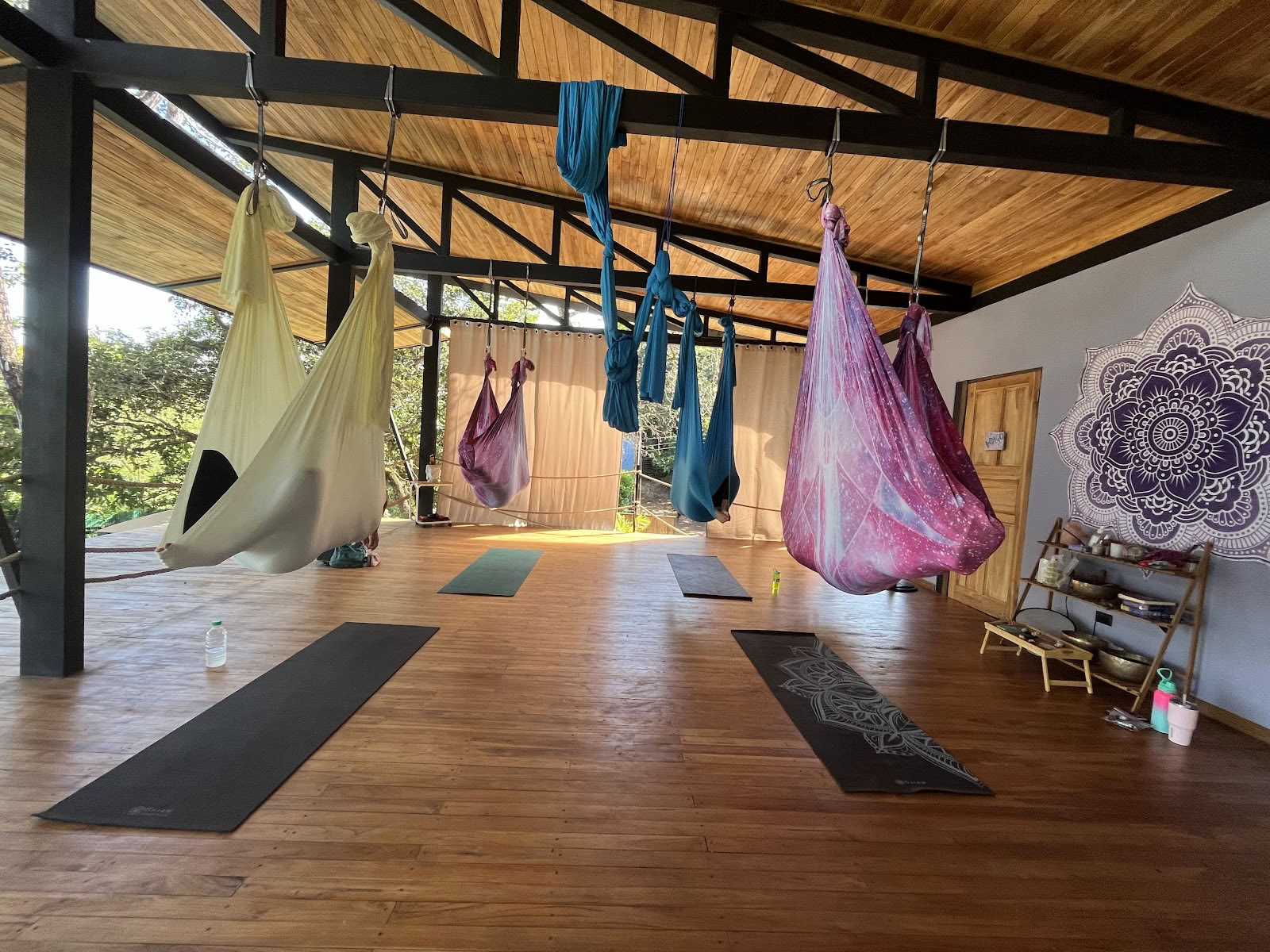 Hari OM Yoga och välmående