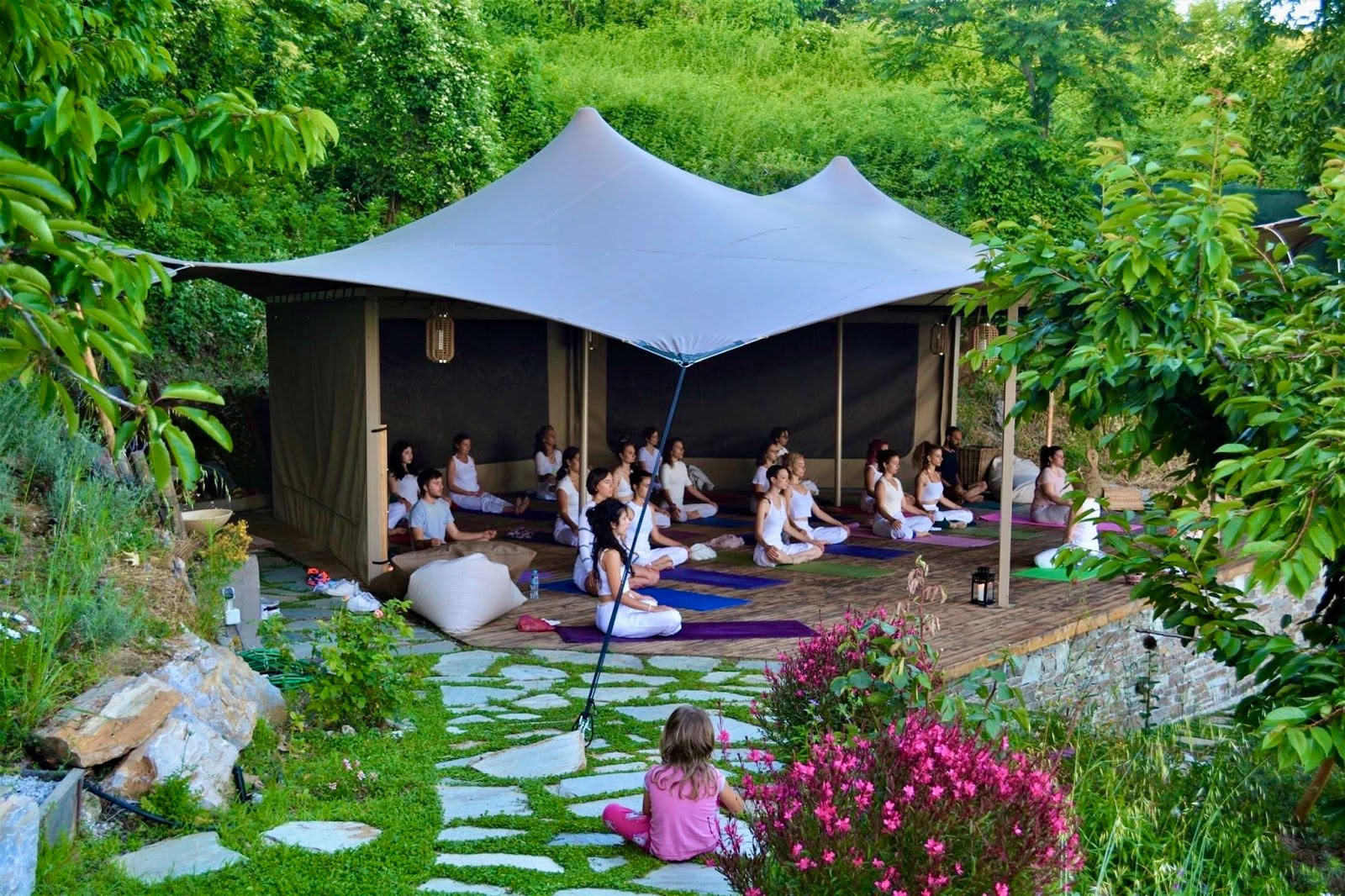 PELION HOMES | Retreatercentrum - uppslukande naturbaserade upplevelser i långsam takt