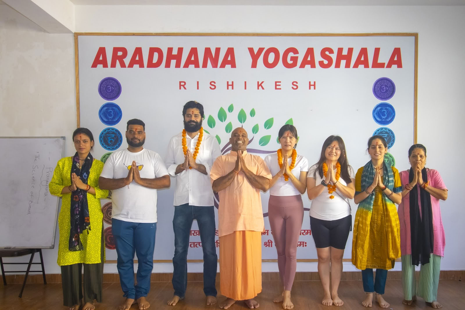 Aradhana Yogashala | Yogaretreatcenter i Rishikesh | Yogalärarutbildning i Rishikesh