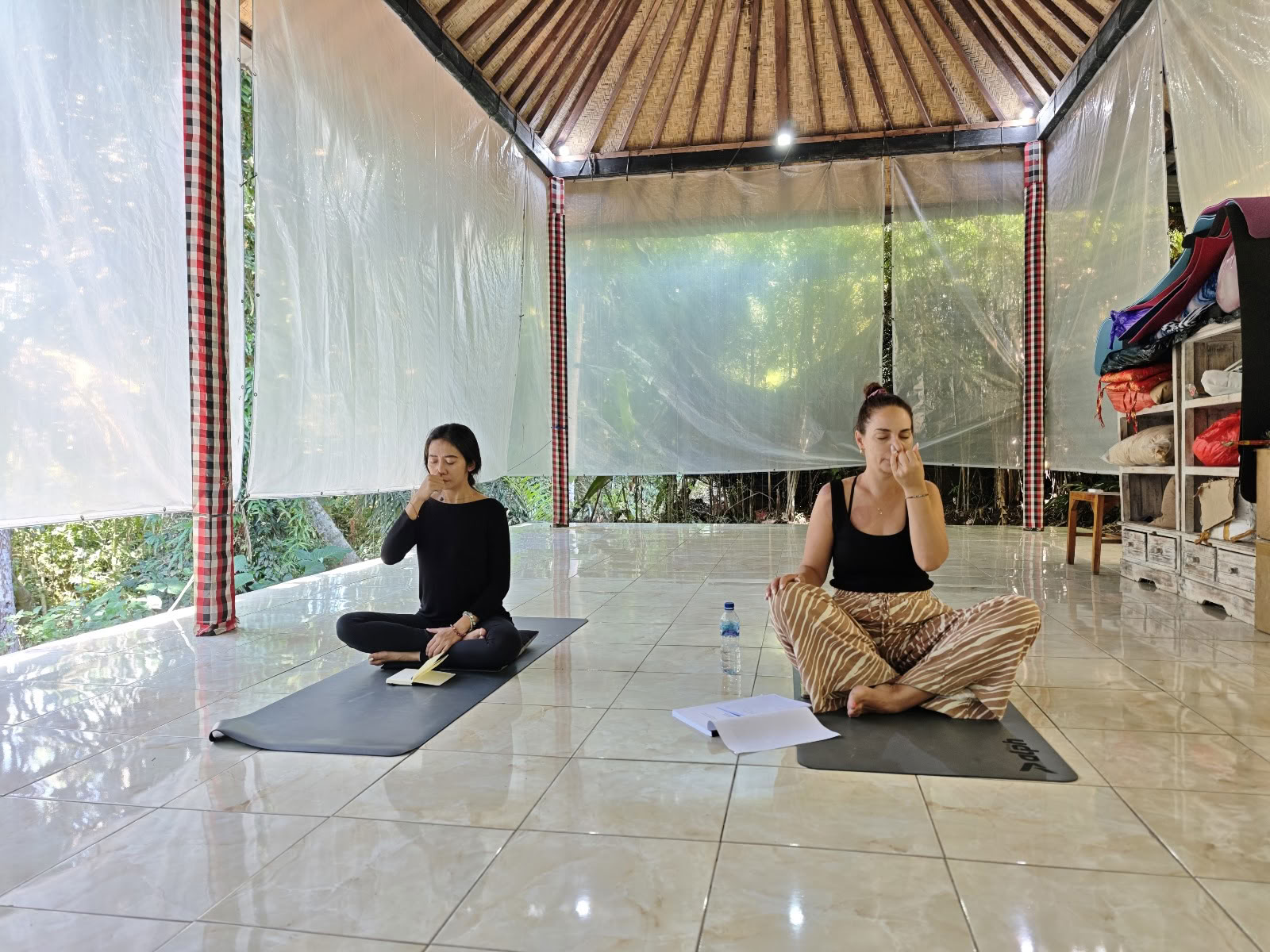 Bali Yoga Center - Yogaklasser & YTT i Ubud, Bali