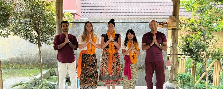 Bali Yoga Center - Yogaklasser & YTT i Ubud, Bali