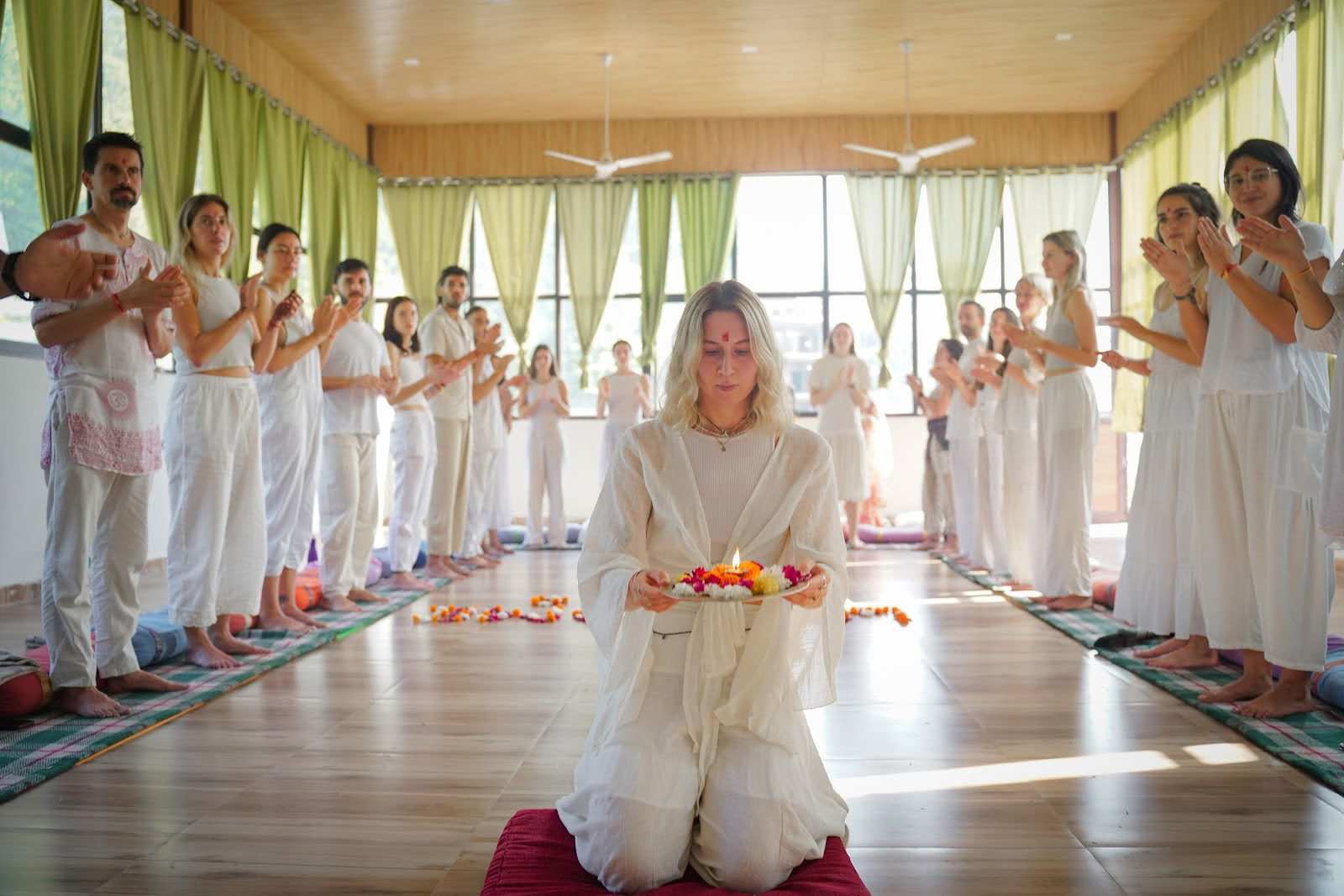 Solens yogalärarutbildning i Rishikesh - Sun YTTC Rishikesh