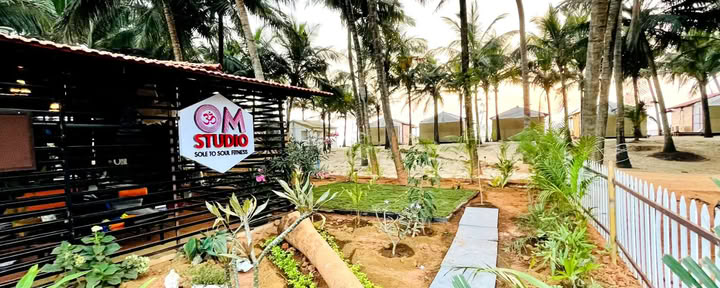 OM Studio Agonda - Aerial Yoga och ljudhealing i Goa