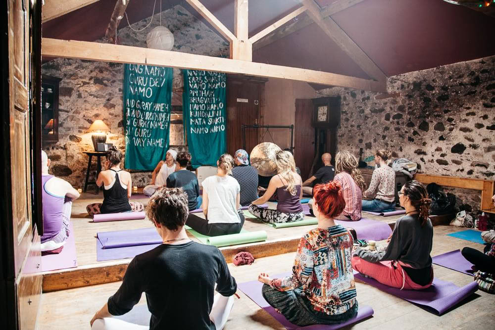 Kundaliniyogaskola & yogaterapi