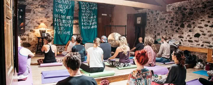 Kundaliniyogaskola & yogaterapi