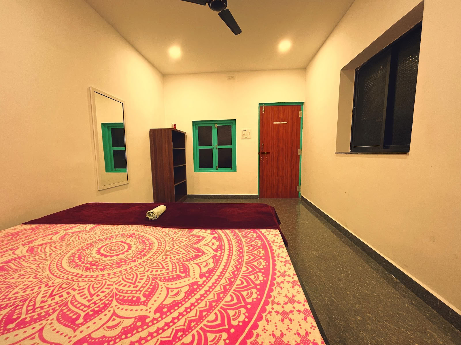 Tapas Yoga India | Bästa yogalärarutbildningen och yogaretreaten i Indien