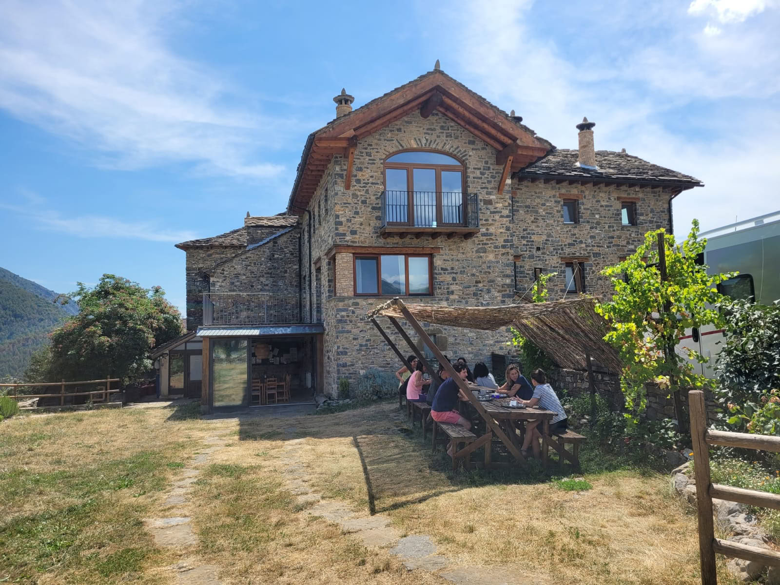 Casa Cuadrau: Yoga, konst och natur i Pyrenéerna