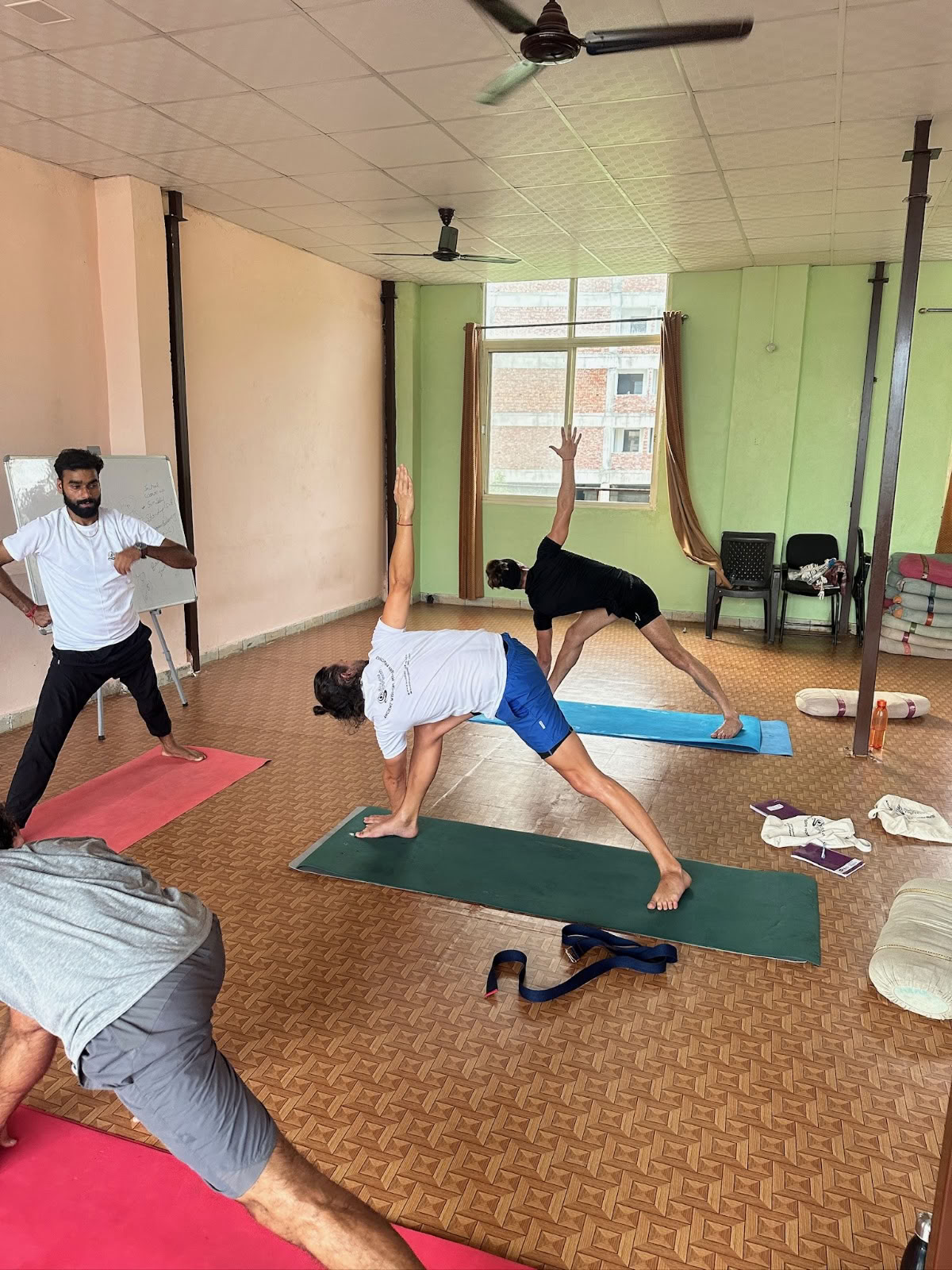 Buddha Yogpeeth - Yogalärarutbildning i Rishikesh