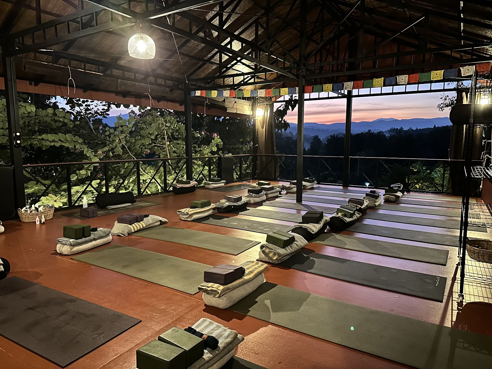True Nature Chiang Mai - Yoga- och meditationsretreat med hembesök