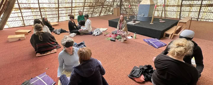 Yanasamyay – Tystnads- och mörkerretreat