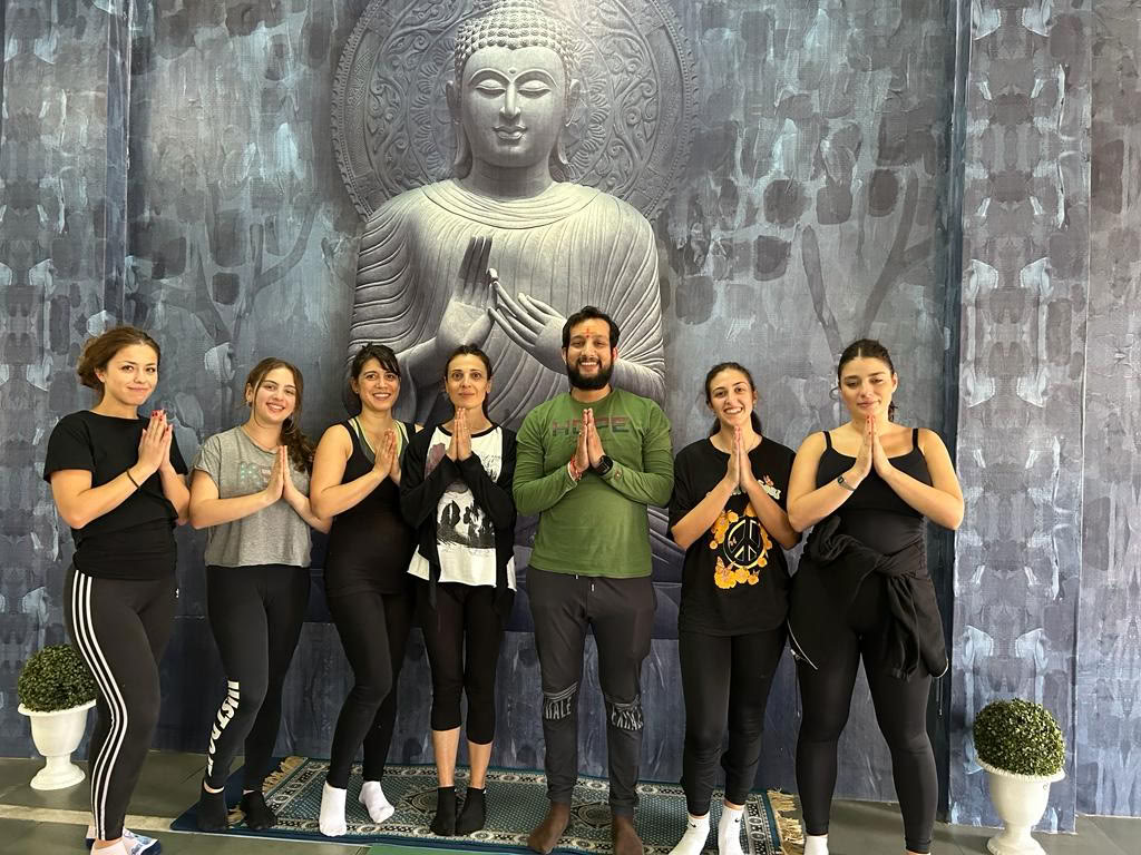 Solskensyoga / Bästa yogaklasserna i Amritsar / Yogaklasser i Amritsar / Yoga i Amritsar