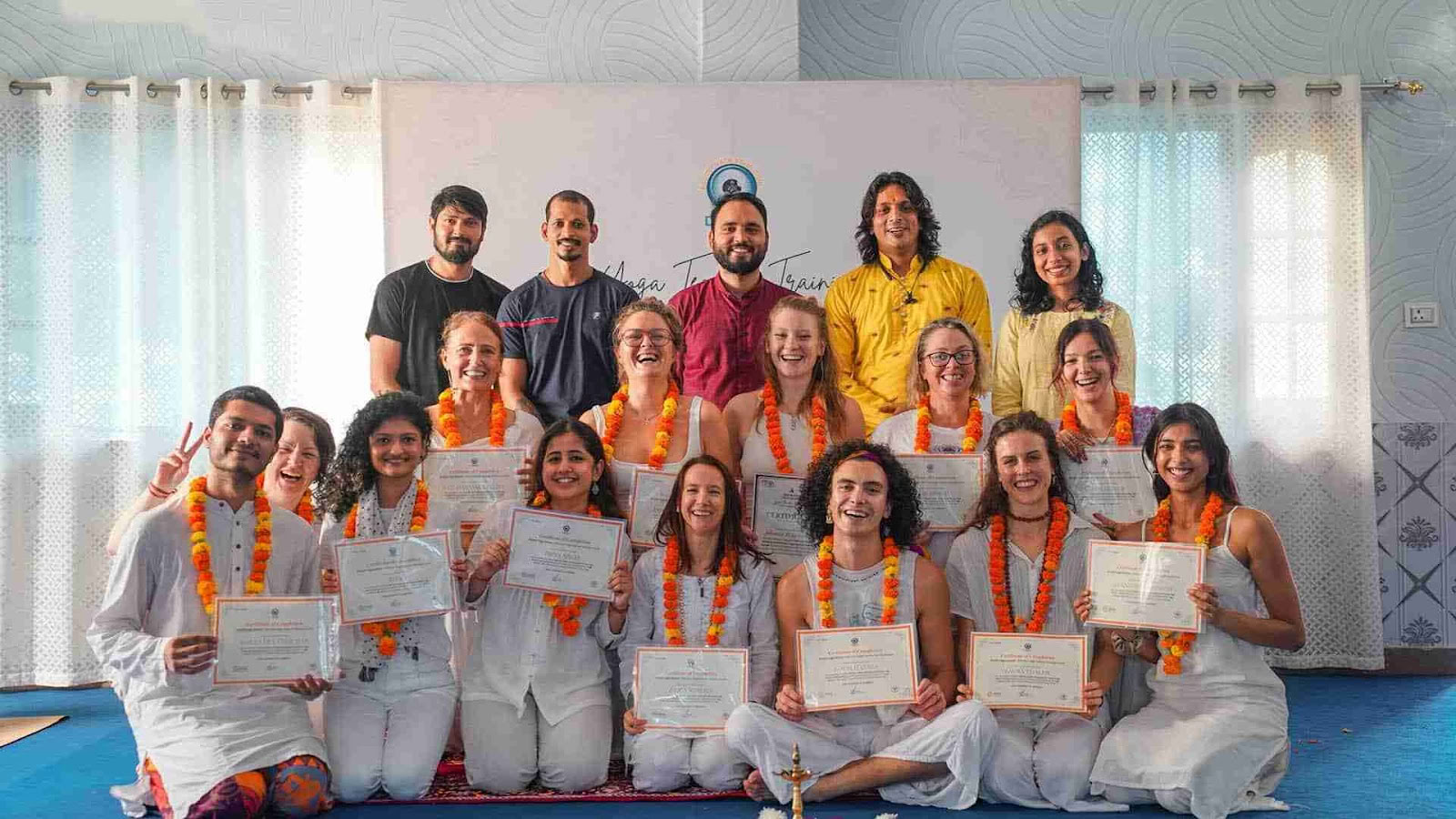 Drishti Yoga School - Bästa yogalärarutbildningsskolan i Rishikesh