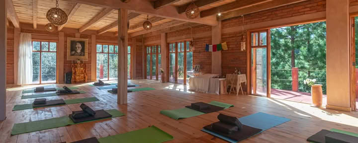 Hridaya familje-meditations- och yogaretreatcenter