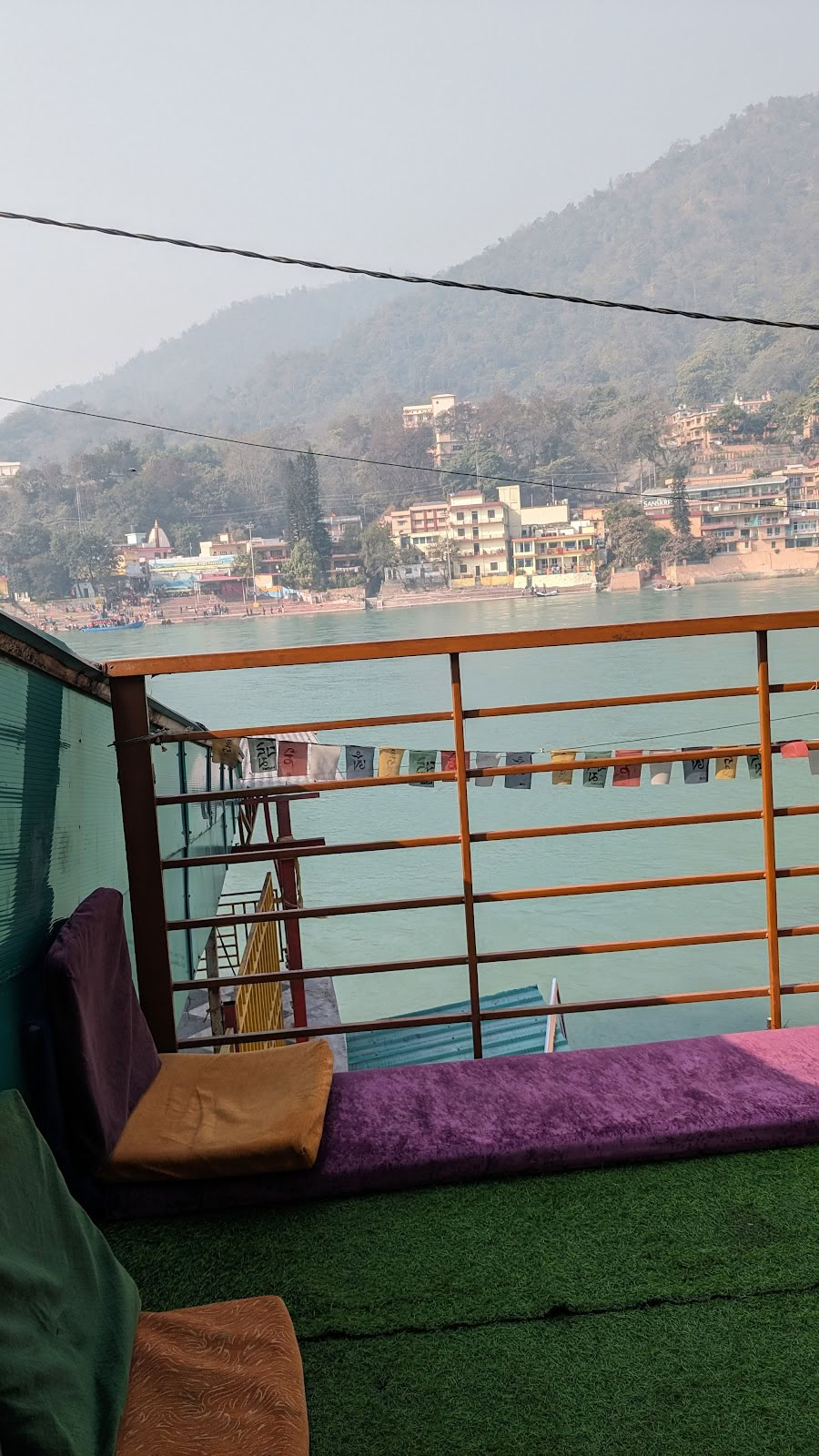 Rishiganga Yogshala - Yogalärarutbildningsskola och yogaretreats i Rishikesh