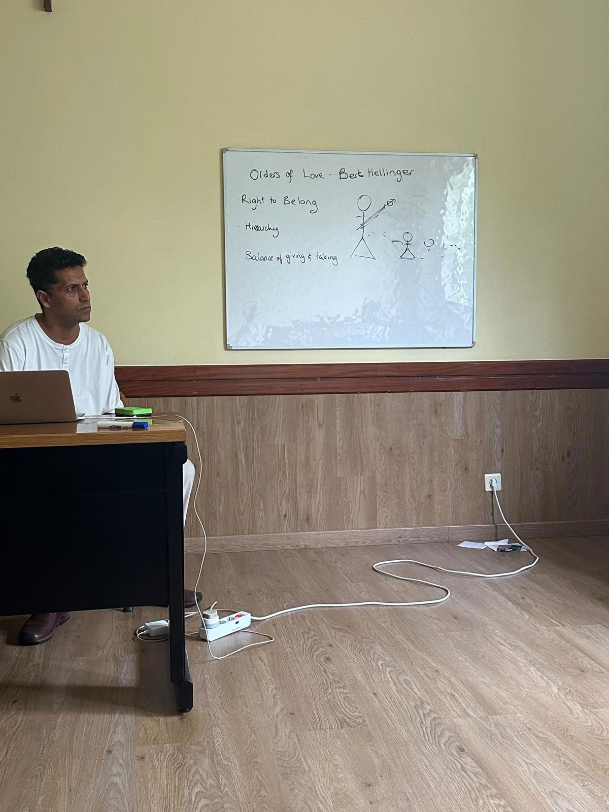 Dr. Ameet Aggarwal ND, naturmedicinsk läkare, homeopat, psykoterapeut