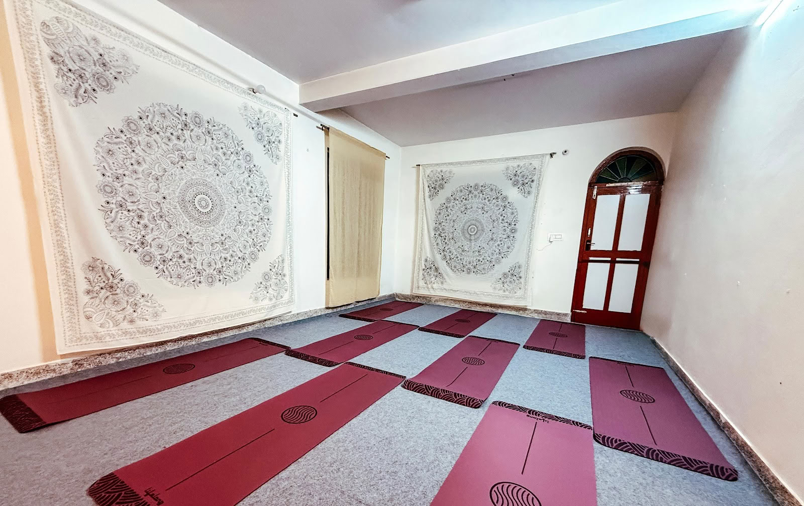 Bir Yoga House