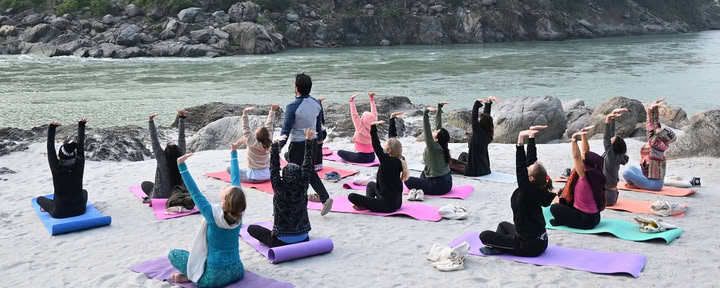 Jiva Yoga Academy - 200-timmars och 300-timmars yogalärarutbildning i Rishikesh, Indien