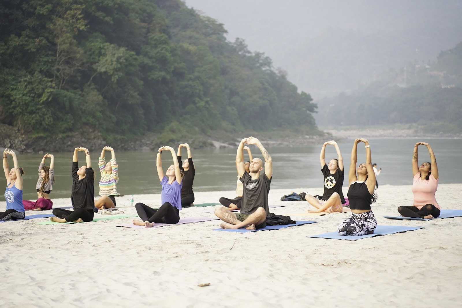 Kaivalyam Yogaskola - Yogalärarutbildning i Rishikesh