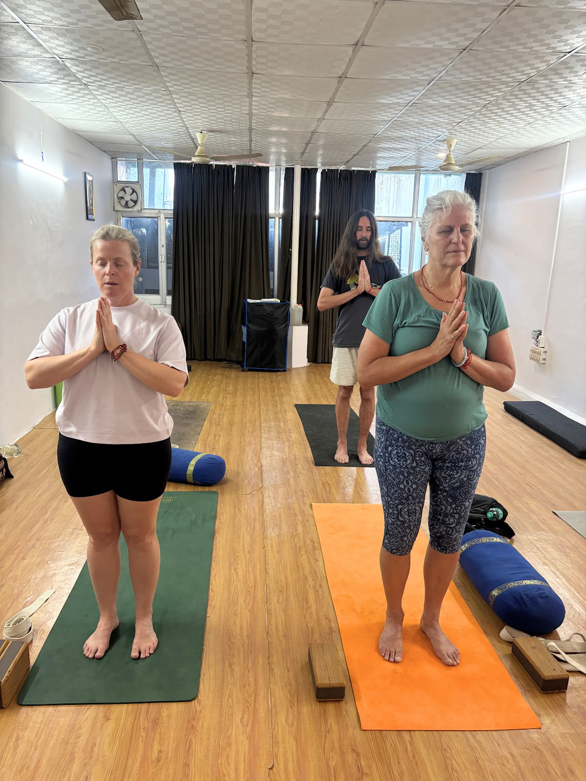 Karoli Yogaskola