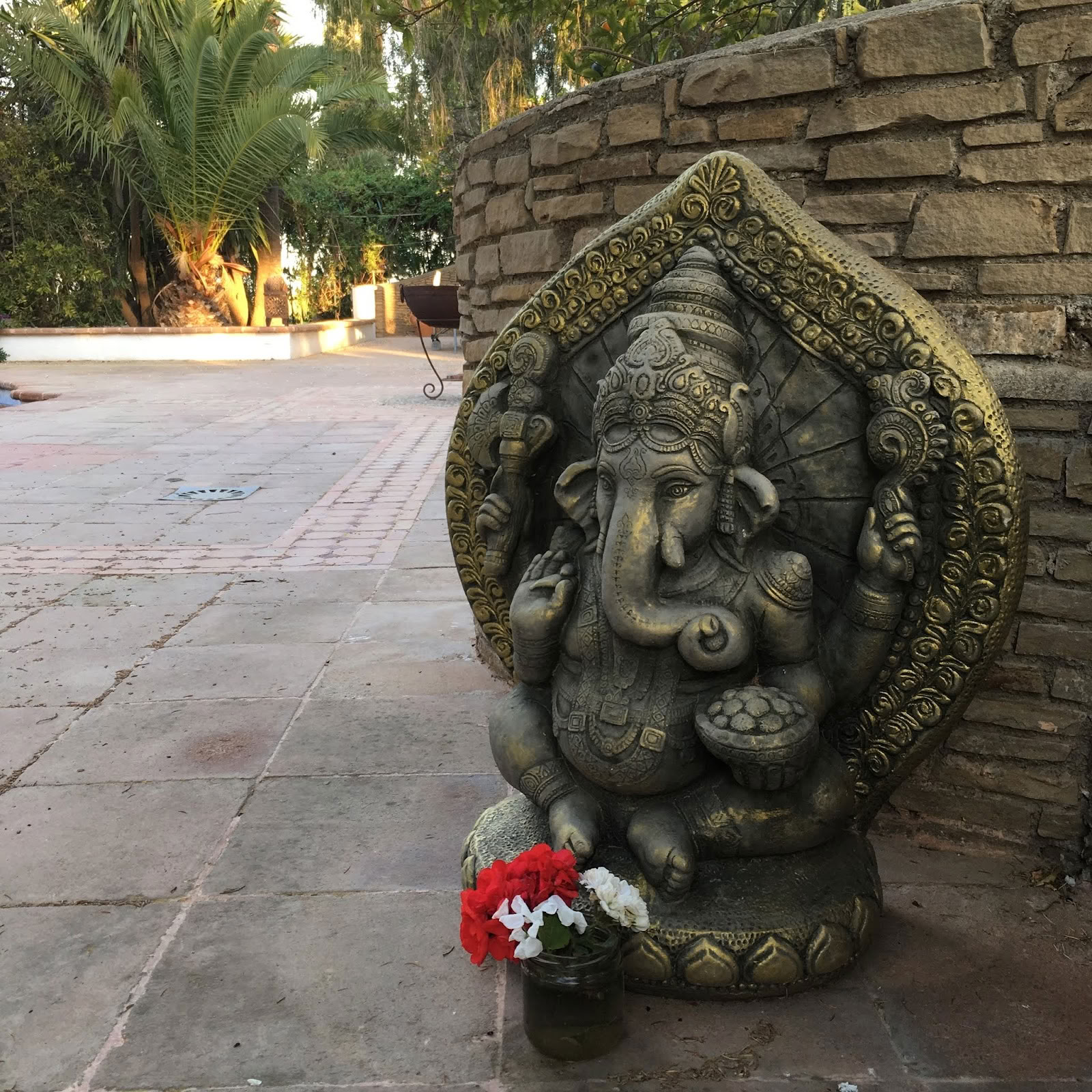 La Finca Paradiso, Utopian Retreats