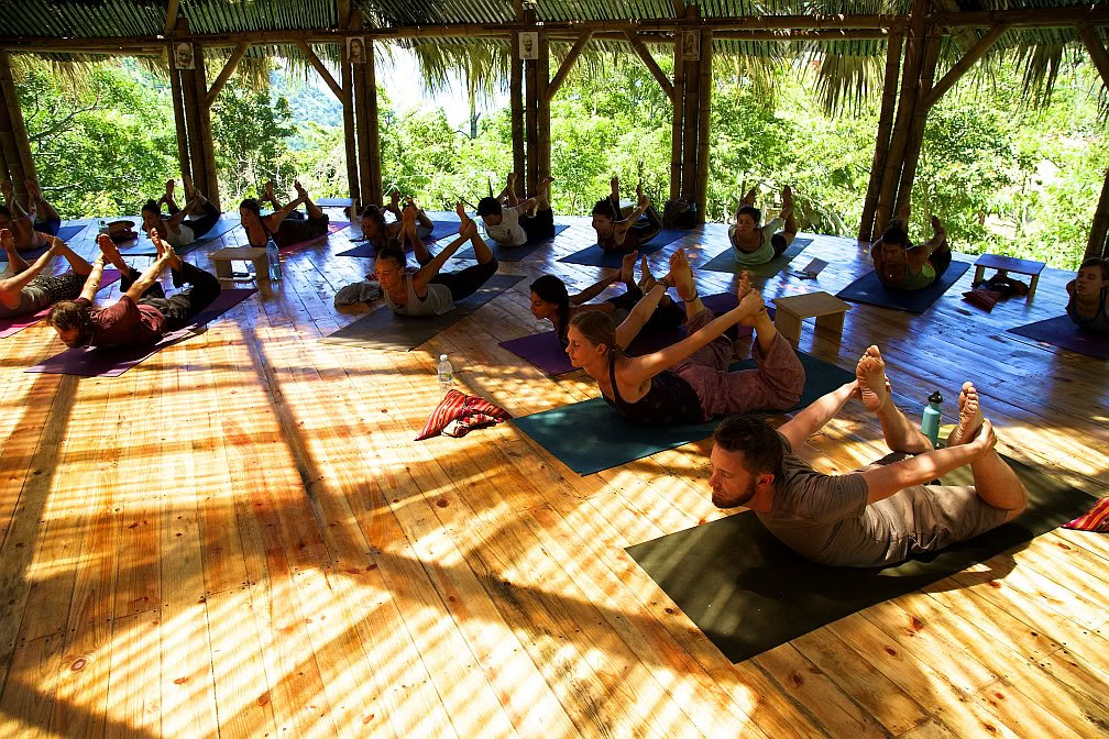 Kärlek, utveckling och uppvaknande på Mahadevi Ashram