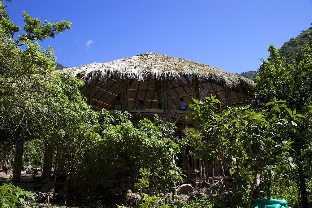 Kärlek, utveckling och uppvaknande på Mahadevi Ashram