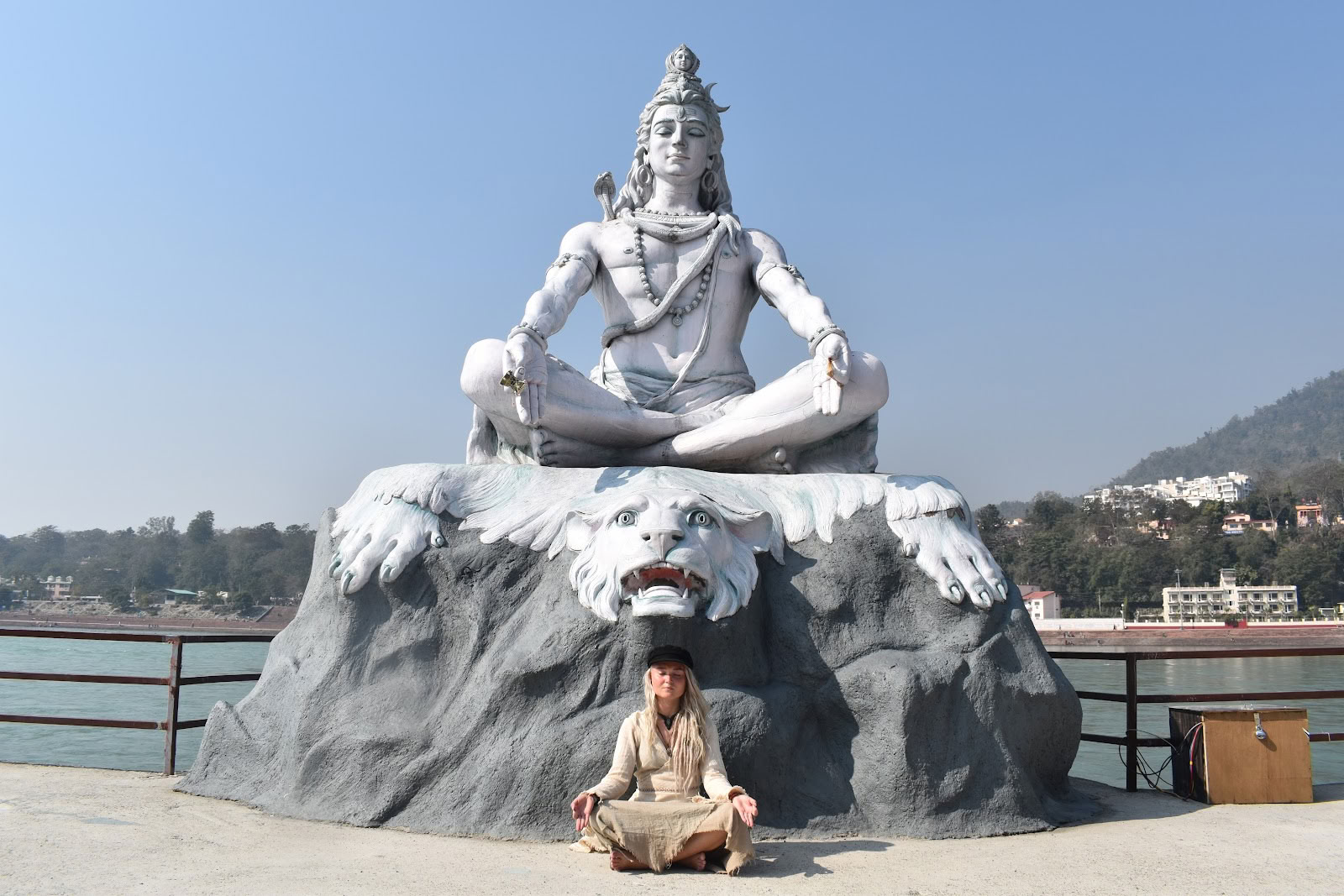 Äkta lycka - Meditation i Indien