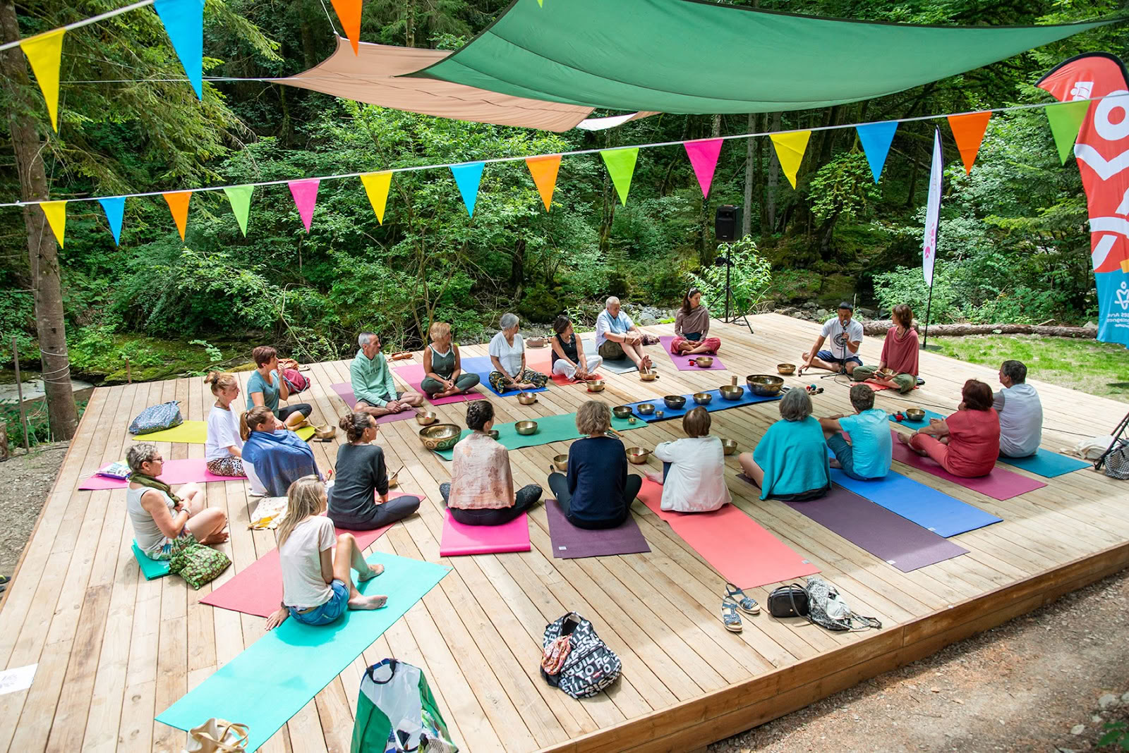 SANSKRITI – Yogaoch meditationsretreatcentrum | Franska alperna