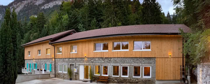SANSKRITI – Yogaoch meditationsretreatcentrum | Franska alperna
