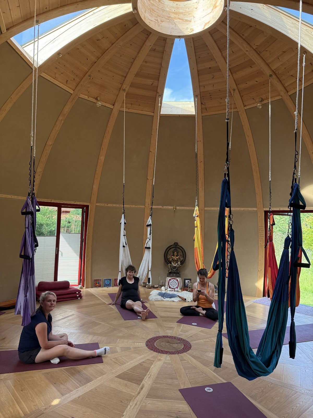 Yogini Dome - Ljudrum av stillhet / Retreat, yoga och meditation