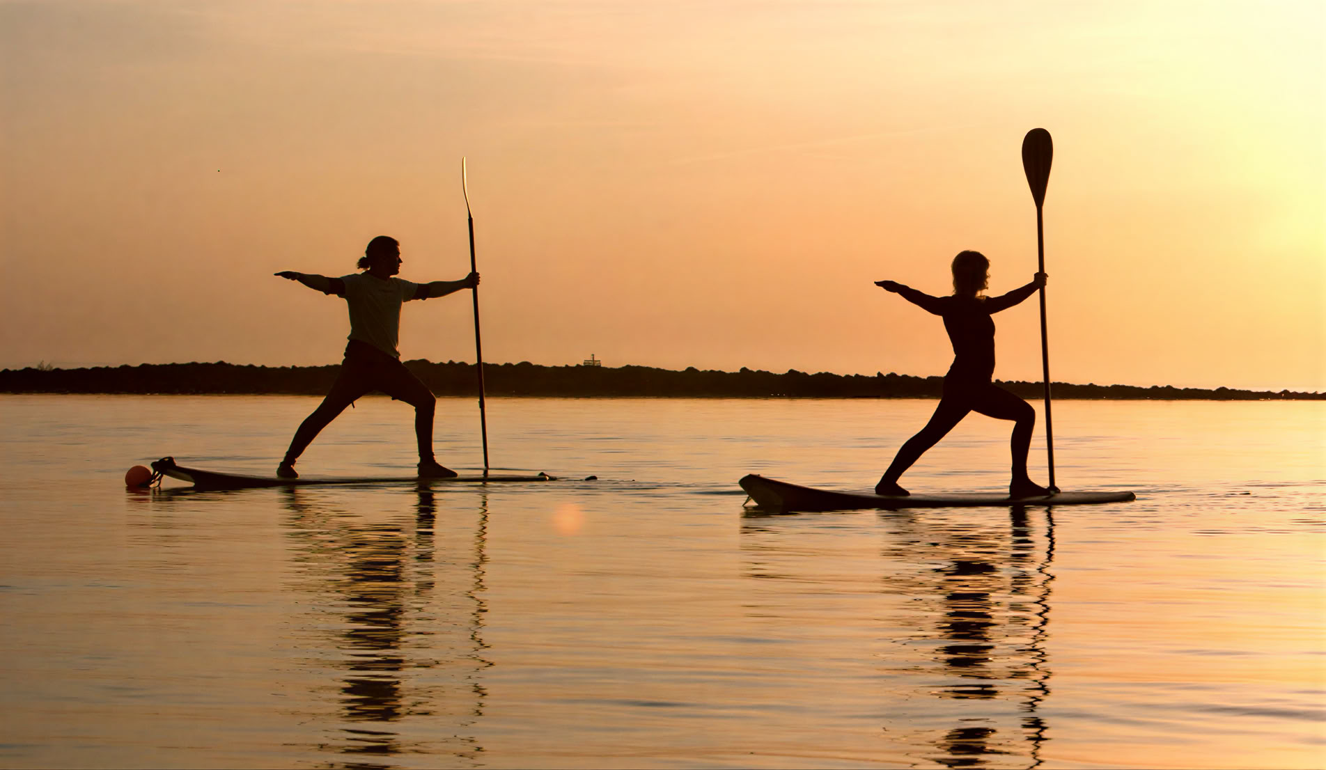 Yoga med Emma i vedboden