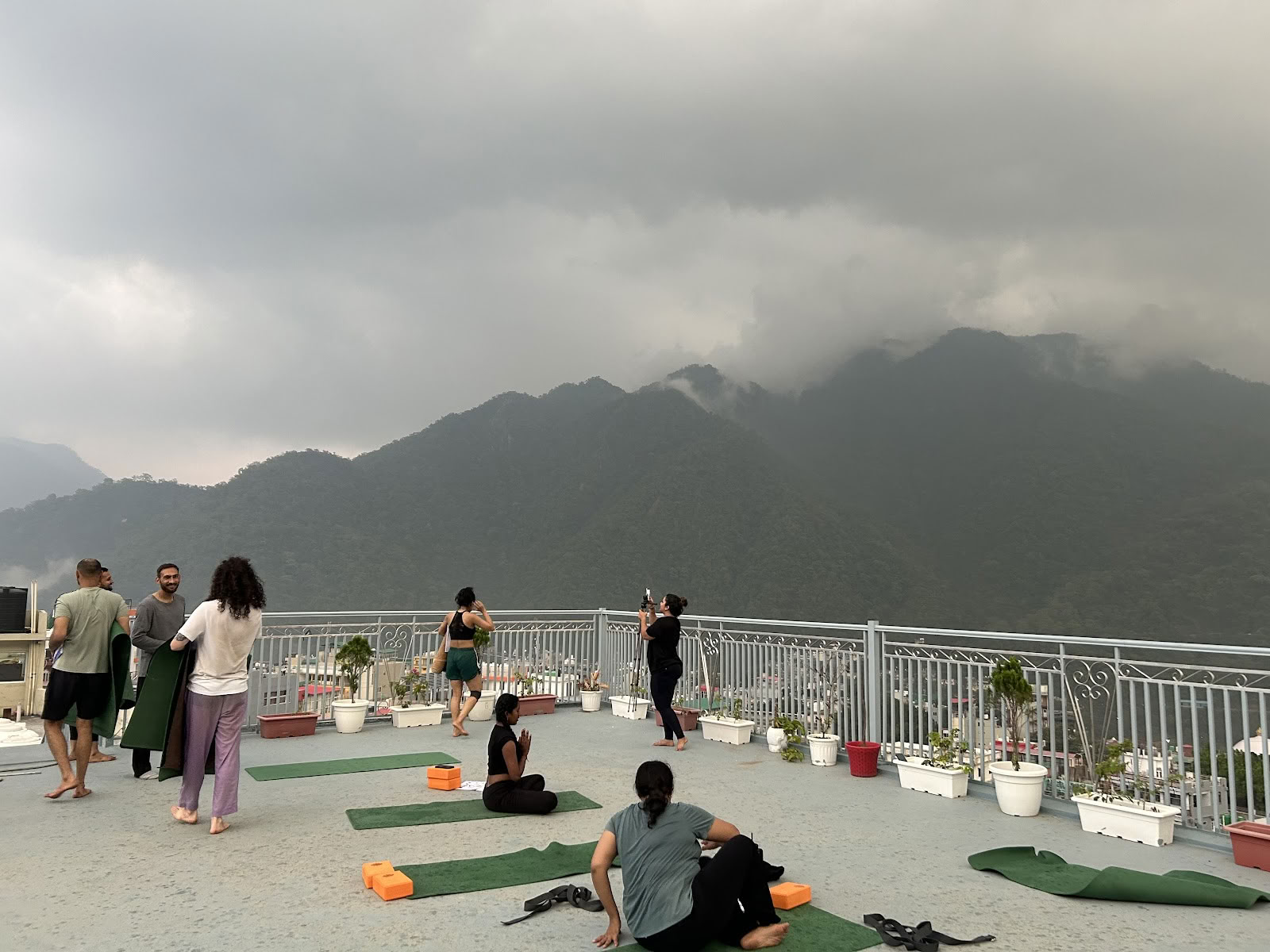 Rishikesh Ashtanga Yogaskola - Yoga TTC i Rishikesh