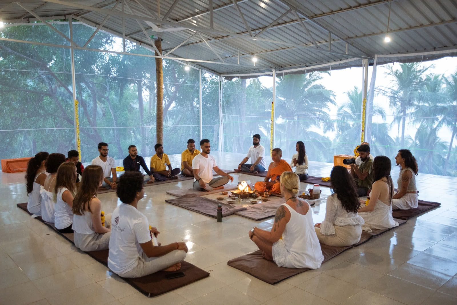Yoga lärarutbildning Goa - Sampoorna Yoga