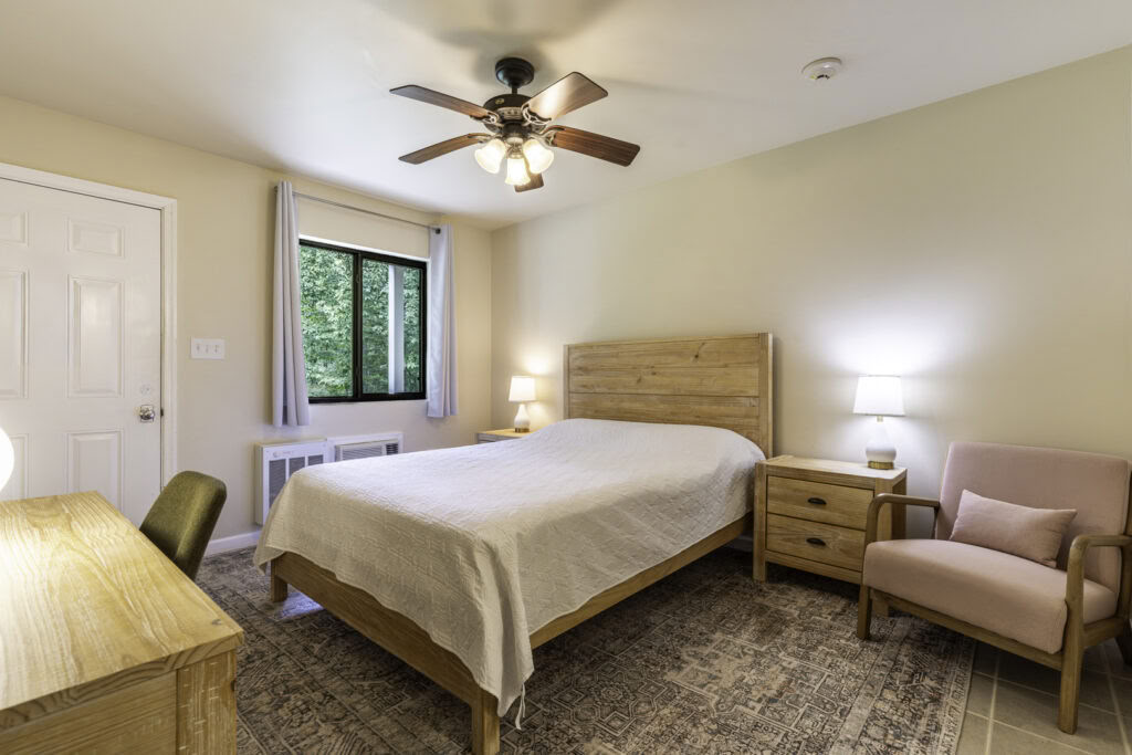 LGH: Full Bed