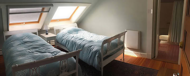 Shared Room w/Hall Bath