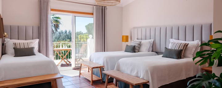 Bordeira triple room