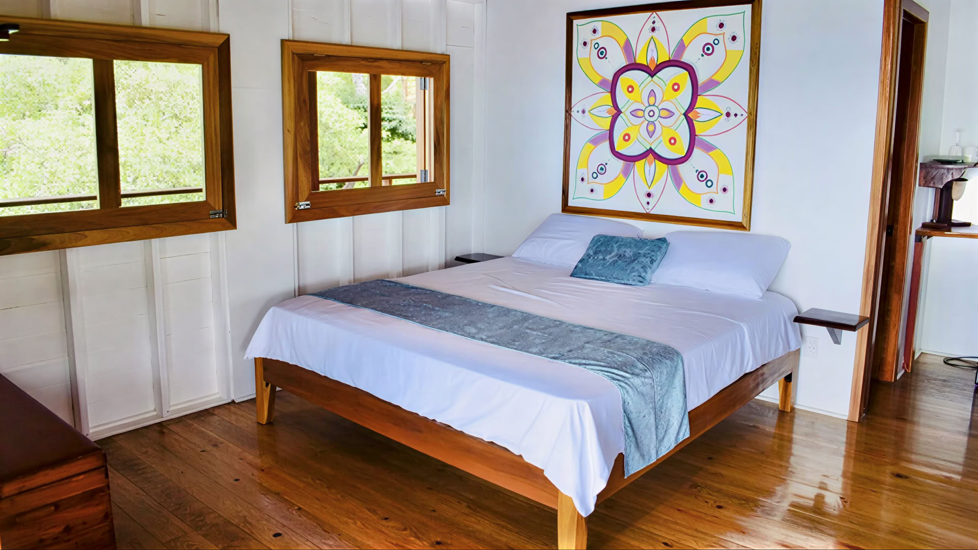 Mango Queen Suite