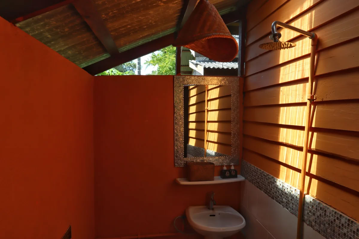 Basic Garden Bungalow