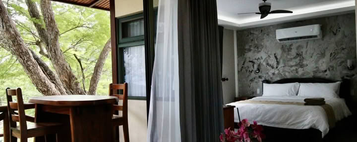 Private Single Suite (King Bed)