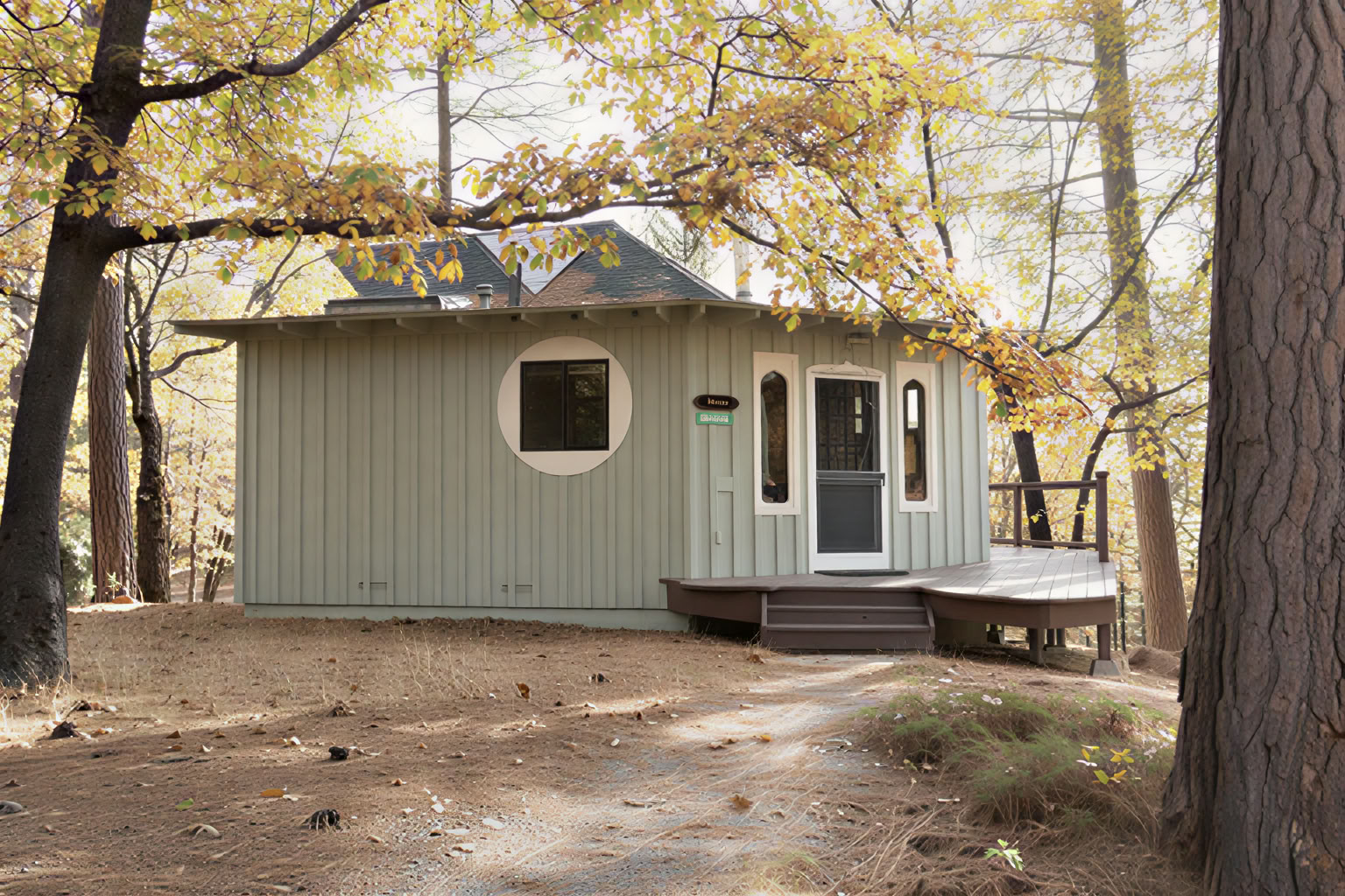 Cabin - Full Kitchen + Private Bathroom