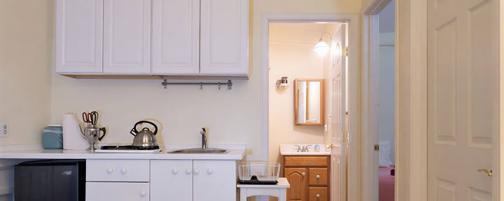 Cabin - Kitchenette + Private Bathroom