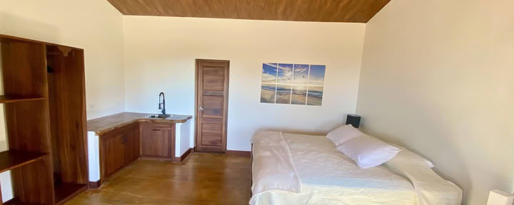 Private Accommodation, King Bed - Pay in Full